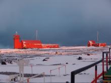 Benvenuti in Antartico. Il tempo è sereno. La temperatura è di 17,5ºC