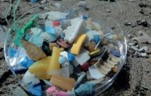 Un mare mediterraneo di plastica