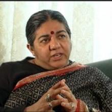 I fiancheggiatori del biotech contro Vandana Shiva: la strategia della calunnia