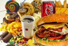 Mangiare cibo spazzatura rende stupidi, lo rivela uno studio